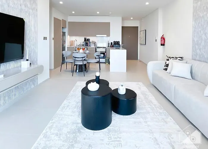 Ultimate Luxury Grande 1B With Balcony & Views